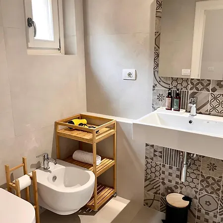 Stop&sleep Con Bagno Privato E Cucinotto A 5 Min Dagli Uffizi *